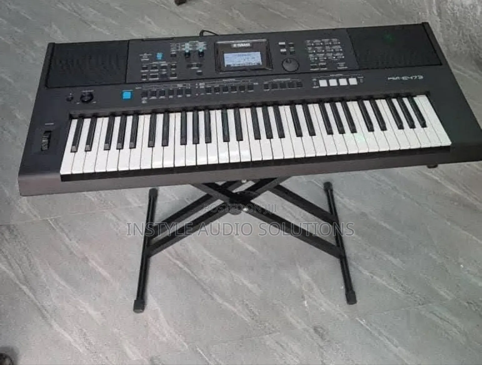 Yamaha PSR E 473 Keyboard Complete With Metallic Adjustable Stand