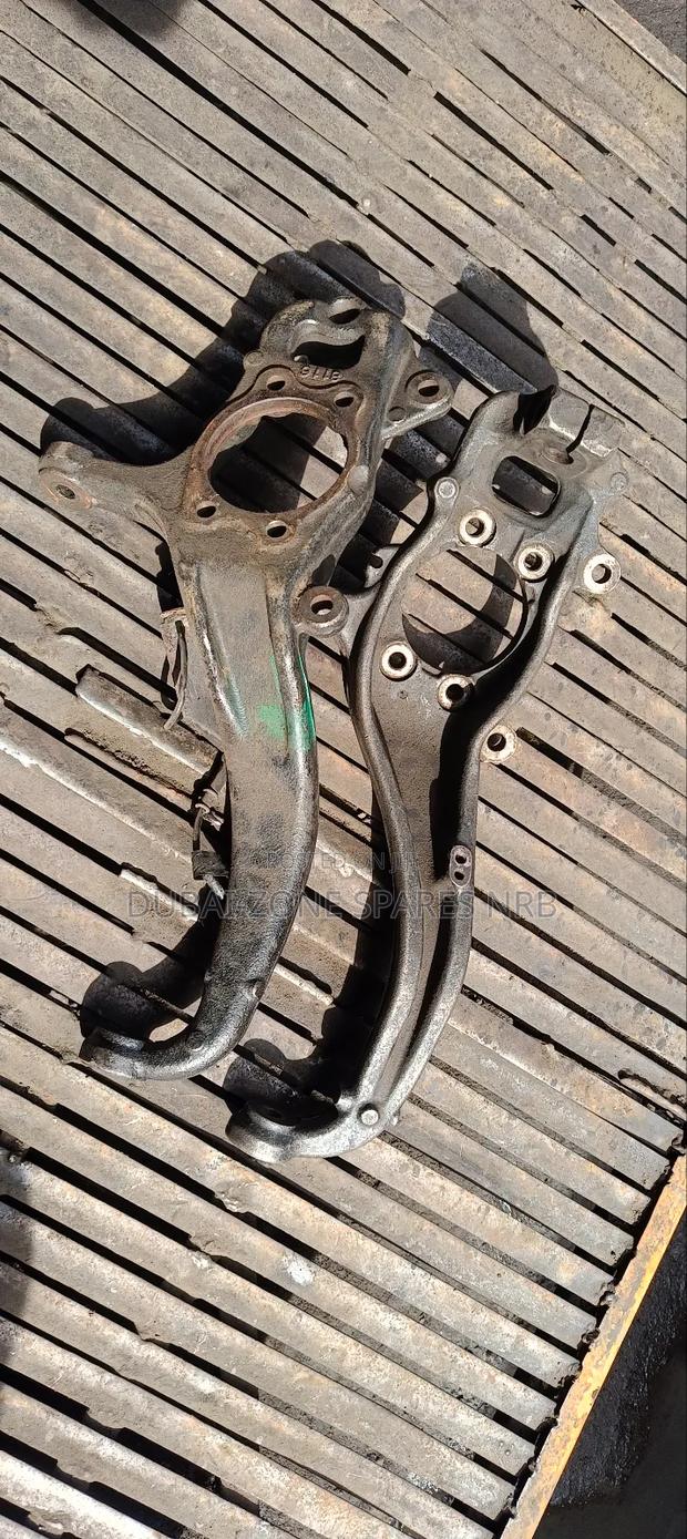 Steering Knuckles Nissan Navara.