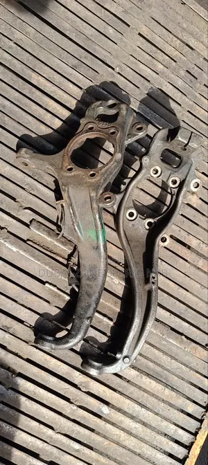 Steering Knuckles Nissan Navara.