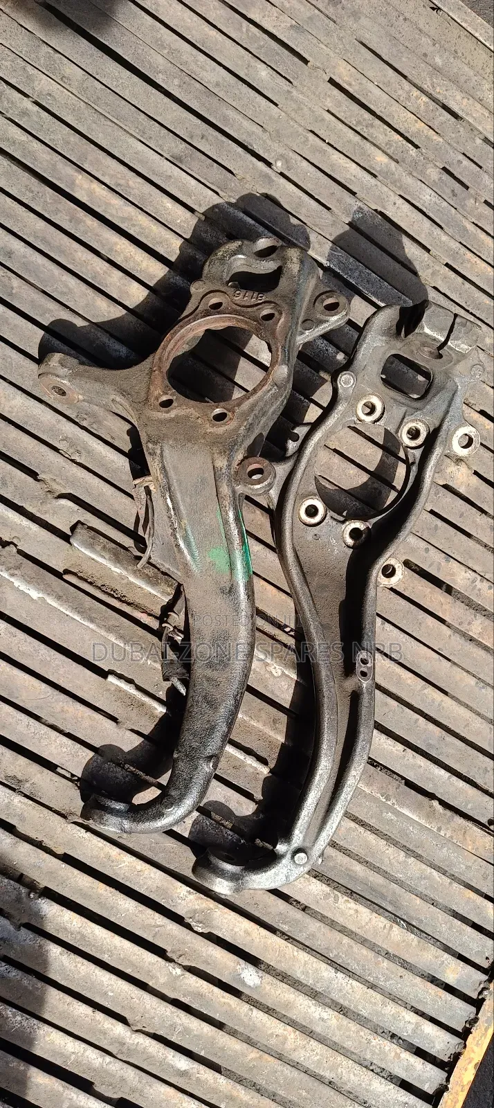 Steering Knuckles Nissan Navara.
