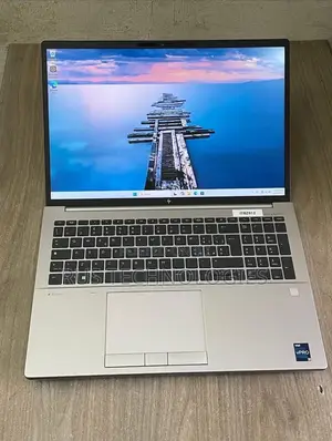 Laptop HP ZBook Firefly 16 G10 16GB Intel Core i7 SSD 512GB
