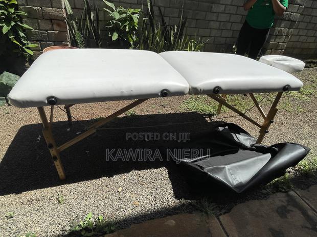 White Massage Table (70’ By 31’ Inches) - thumbnail 4