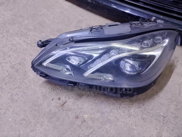 Mercedes Benz W212 Headlight