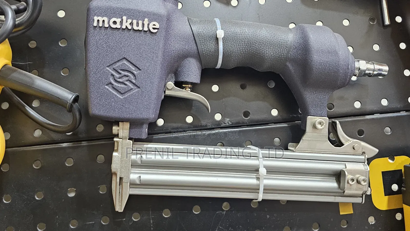 Makute F30d Pneumatic Nail Gun.