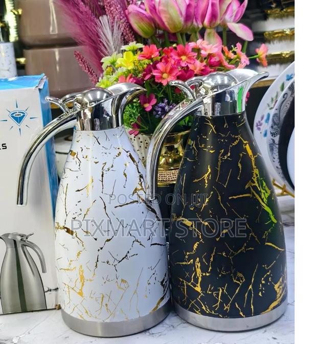 2l Peacock Marble Flask – Styling