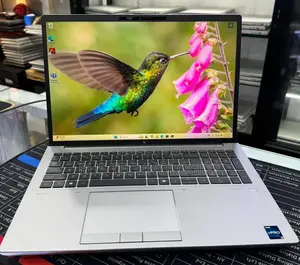 Laptop HP ZBook Firefly 16 G10 16GB Intel Core i7 SSD 512GB