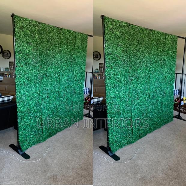 Green Backdrops Green Backdrops With Boxwood Panels
