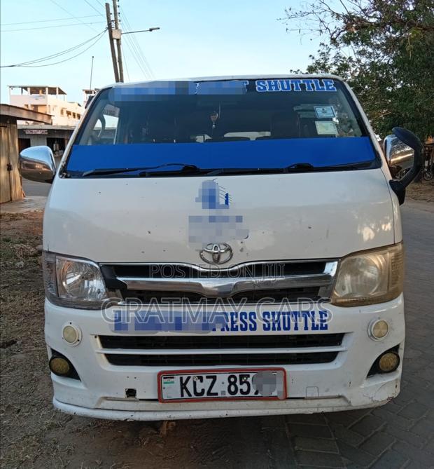 Toyota HiAce 2013 White - thumbnail 2
