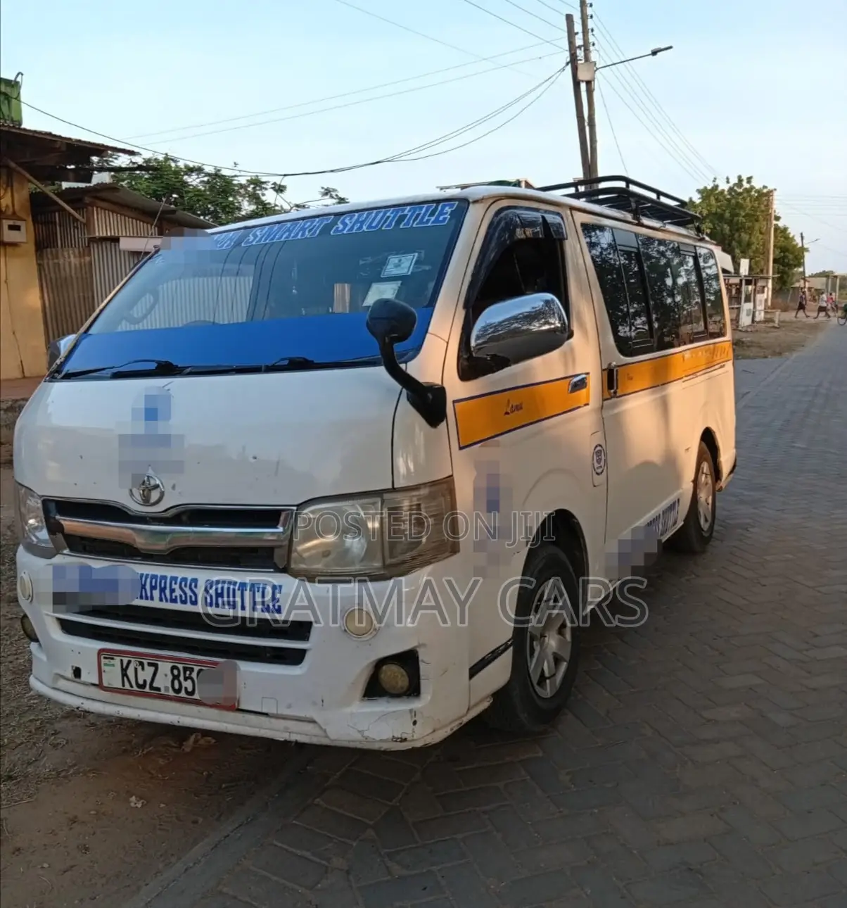 Toyota HiAce 2013 White