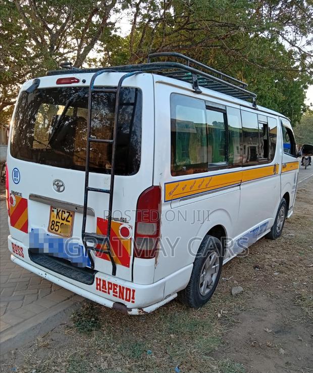 Toyota HiAce 2013 White - thumbnail 5