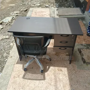 Ergonomic Morden Mesh Office Chair and Office Desk Available