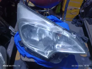 Toyota Ractis H Light 2012