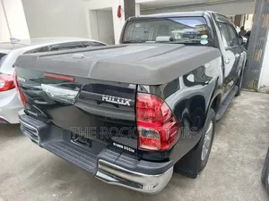 Toyota Hilux 2018 Black