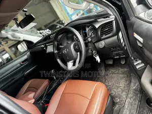 Toyota Hilux Revo Double Cab Deisel 2.4 AWD 2020 Black