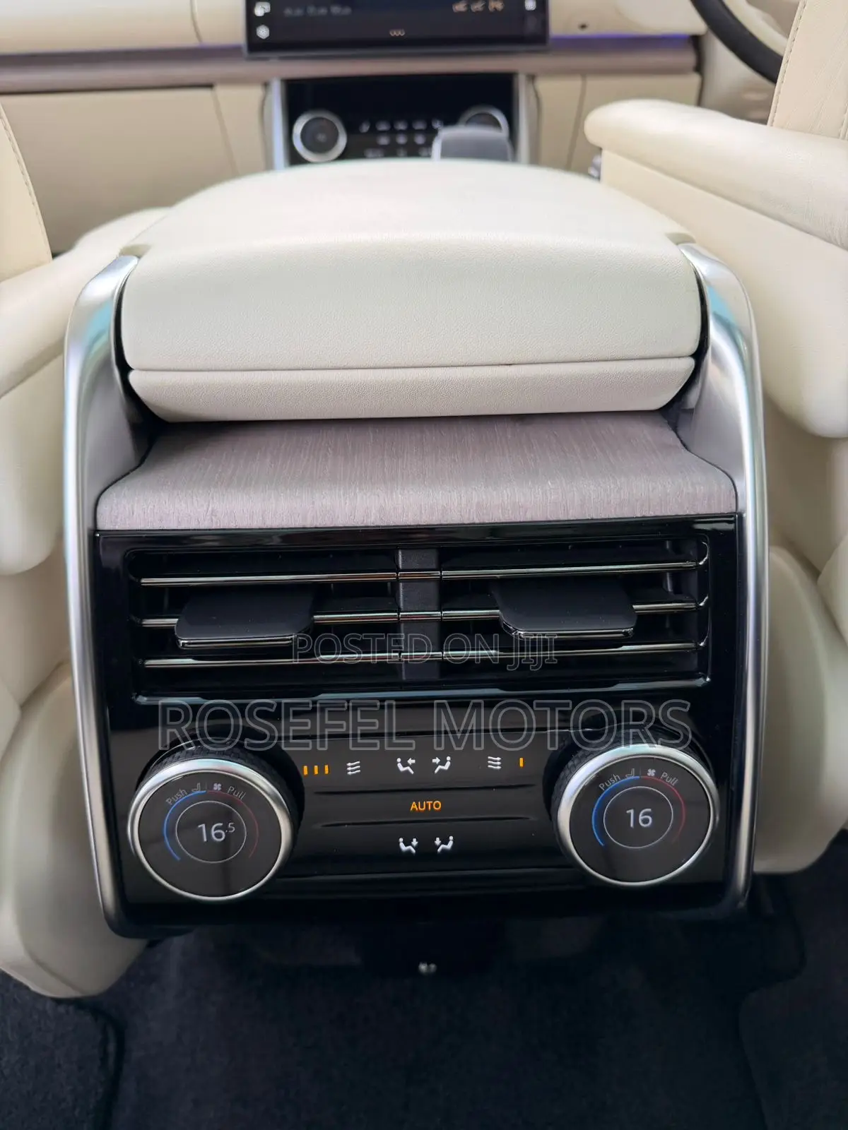 Land Rover Range Rover Vogue 2022 Black