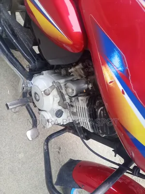 Bajaj Boxer 125 2024 Red