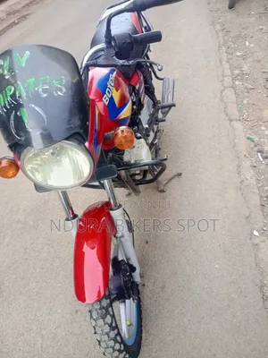 Bajaj Boxer 125 2024 Red