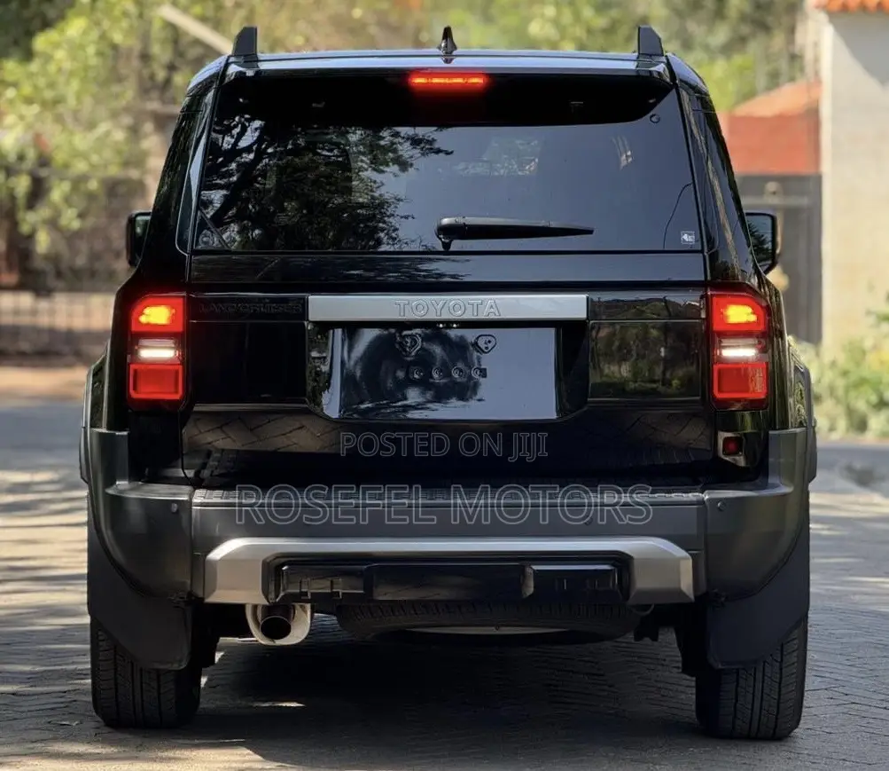Toyota Land Cruiser Prado 2.7 2024 Black