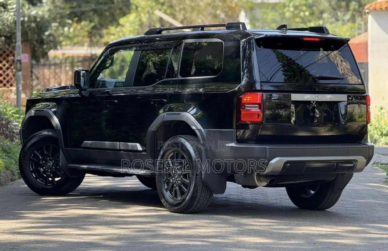 Toyota Land Cruiser Prado 2.7 2024 Black
