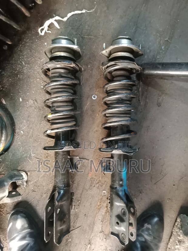 Front Daihatsu Move 2016 Shocks. - main view