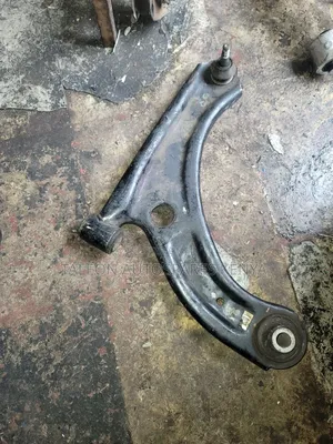 Suzuki Swift 2018 Lower Arms Control