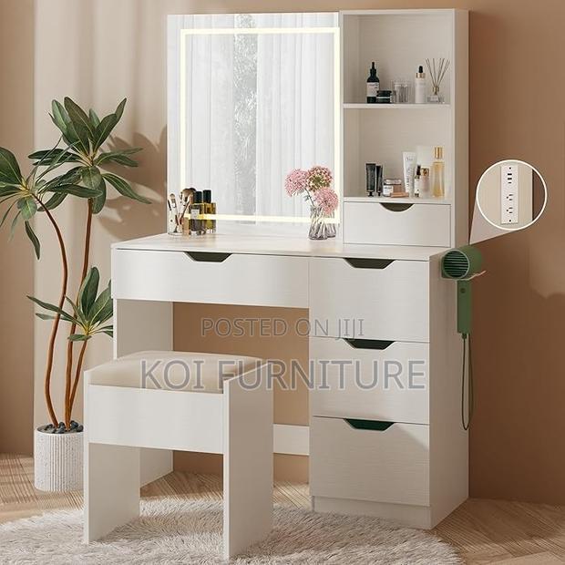 Dressersett; White Elegant Home Dressing Vanity Set