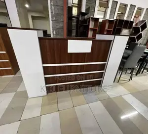 Reception Desk; Modern 1.6m Brown and White Executive Reception Table