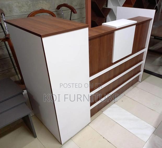 Reception Desk; Modern 1.6m Brown and White Executive Reception Table - thumbnail 7