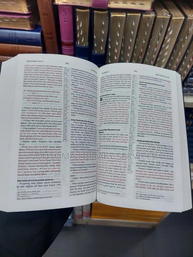Niv Holy Bible – Hard Cover Centre-column Reference Edition
