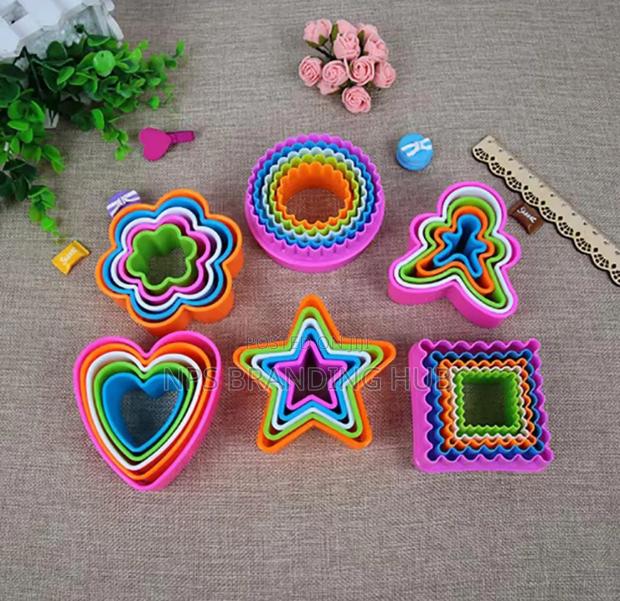 Plastic Cookie Cutter/Shaper Ao