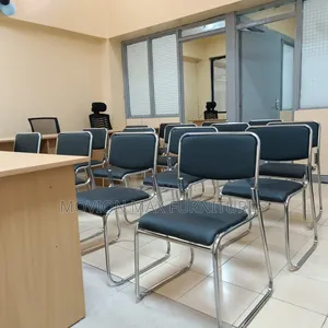 Relaxing Visitors Cfa1 Chairs
