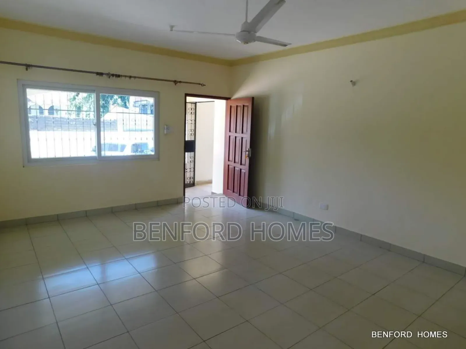 3bdrm Apartment in Beach Road, Nyali Mkomani for sale