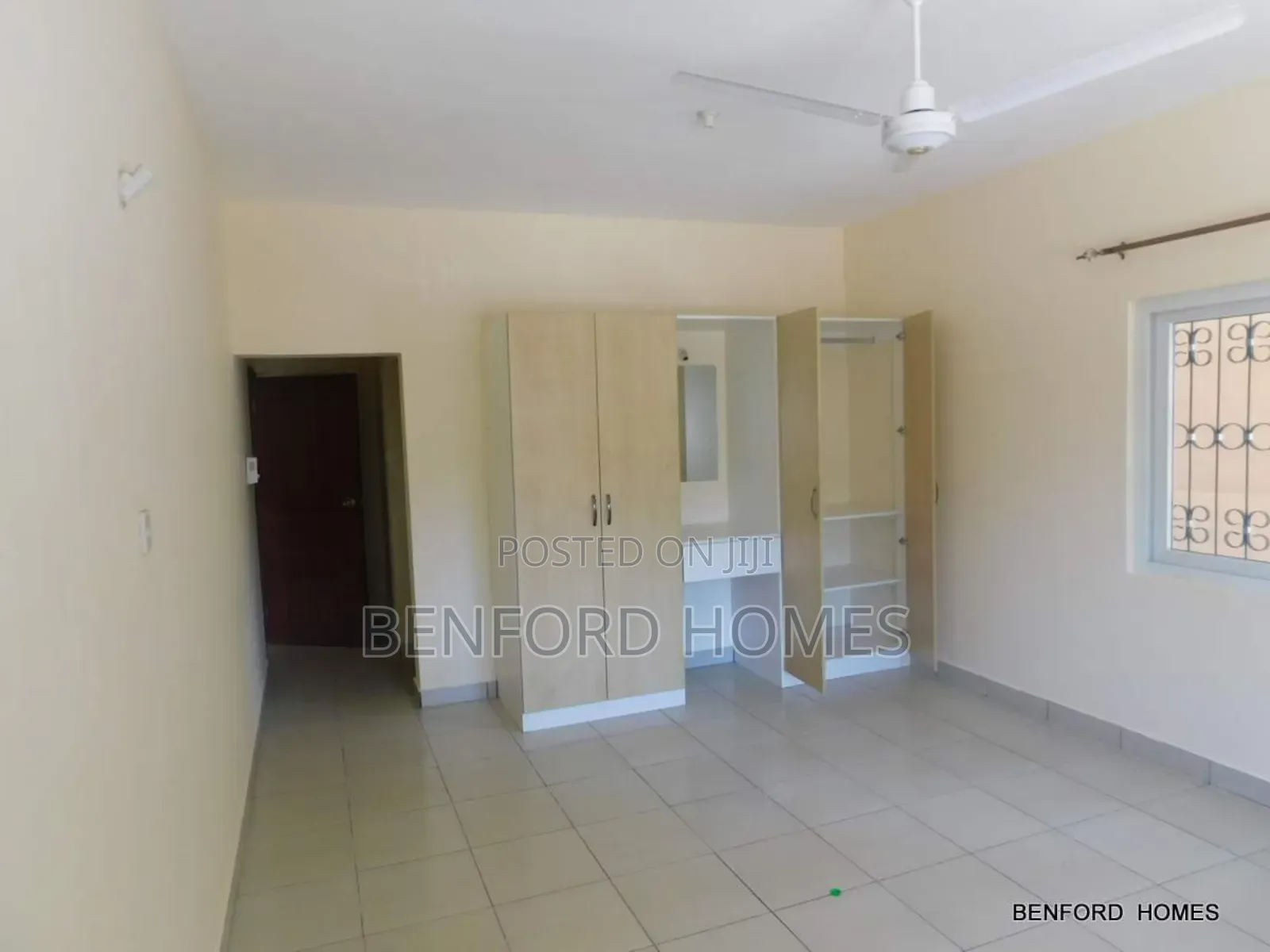 3bdrm Apartment in Beach Road, Nyali Mkomani for sale