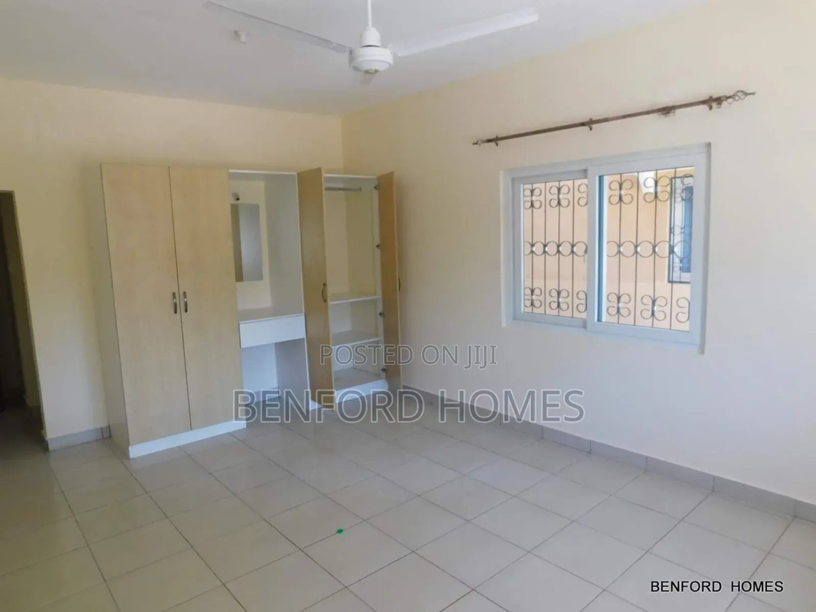 3bdrm Apartment in Beach Road, Nyali Mkomani for sale