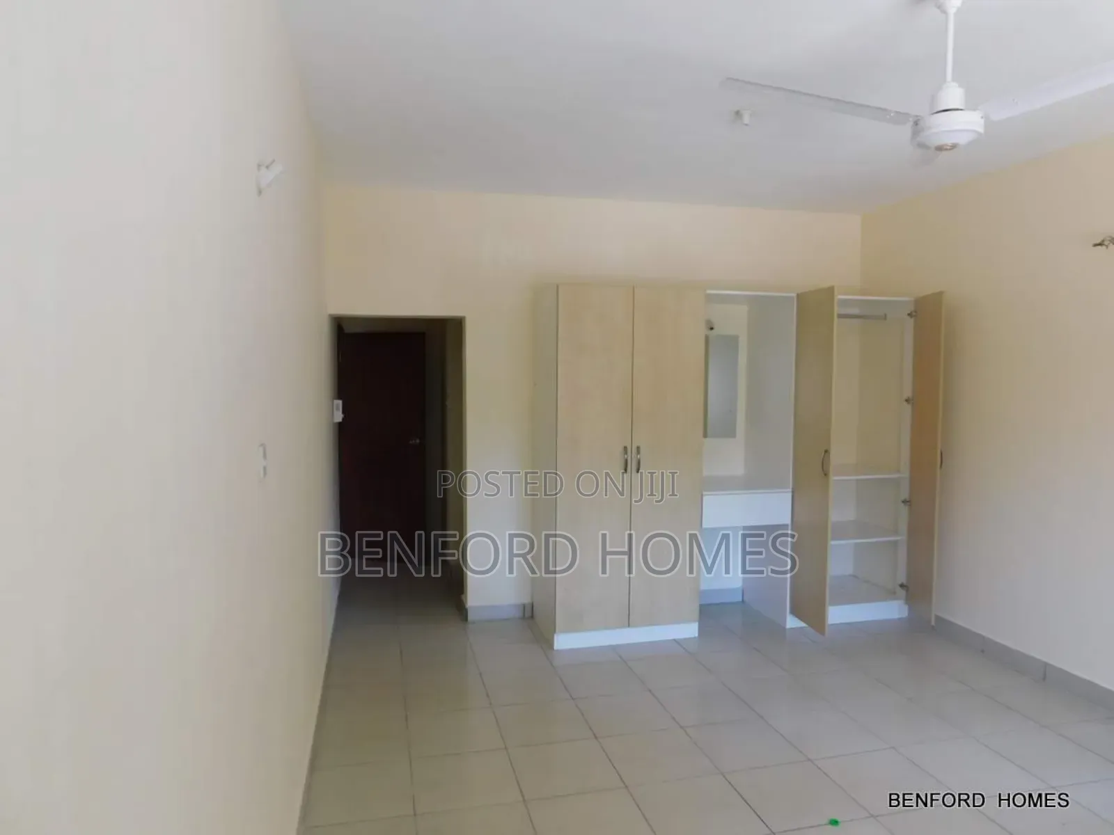 3bdrm Apartment in Beach Road, Nyali Mkomani for sale