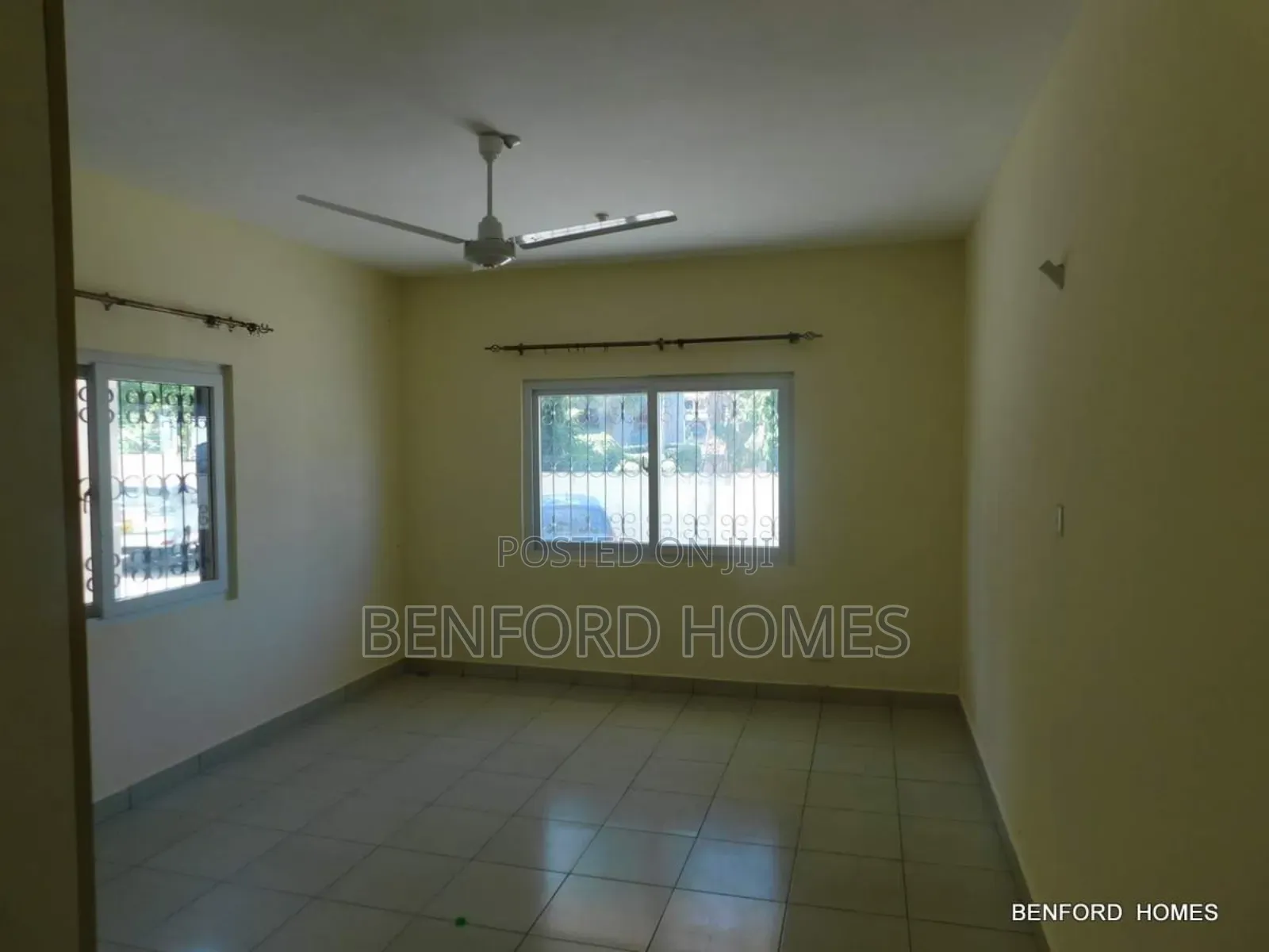 3bdrm Apartment in Beach Road, Nyali Mkomani for sale