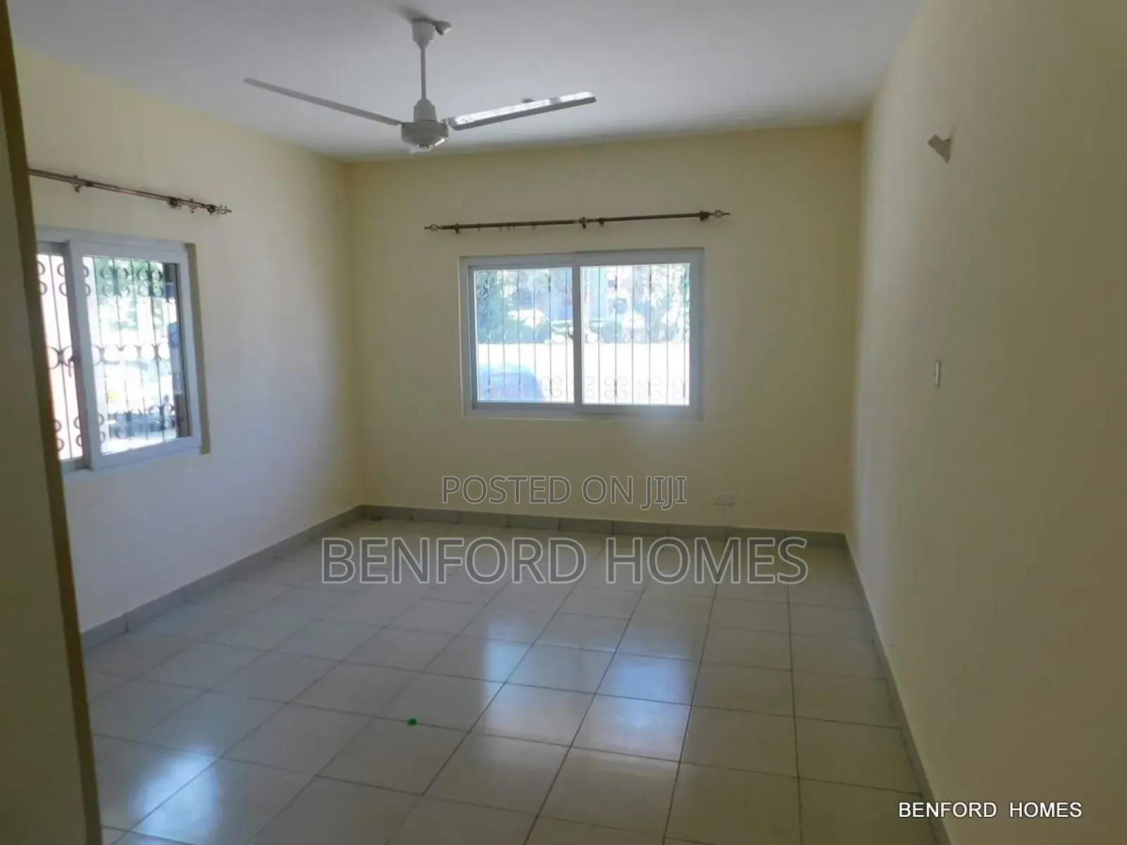 3bdrm Apartment in Beach Road, Nyali Mkomani for sale