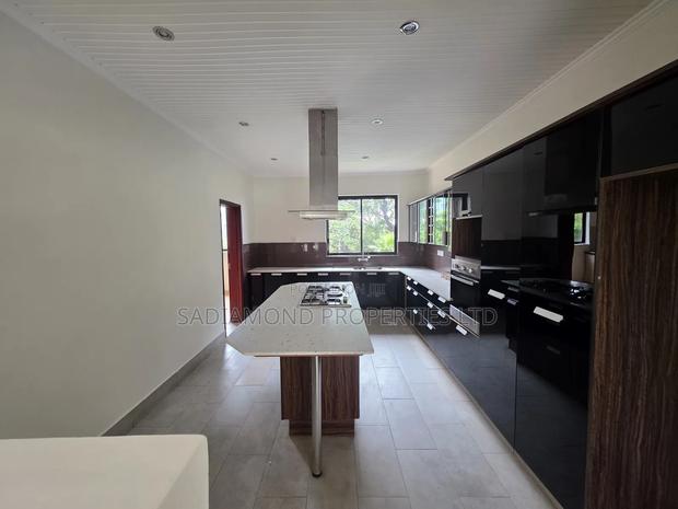 3bdrm Apartment in Raphta Road Area for rent