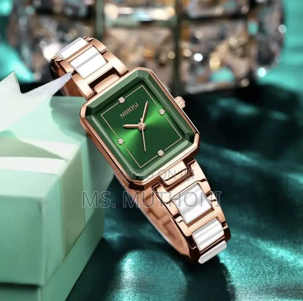 Beautiful Women's Analog Quartz Diamond Wrist Watch