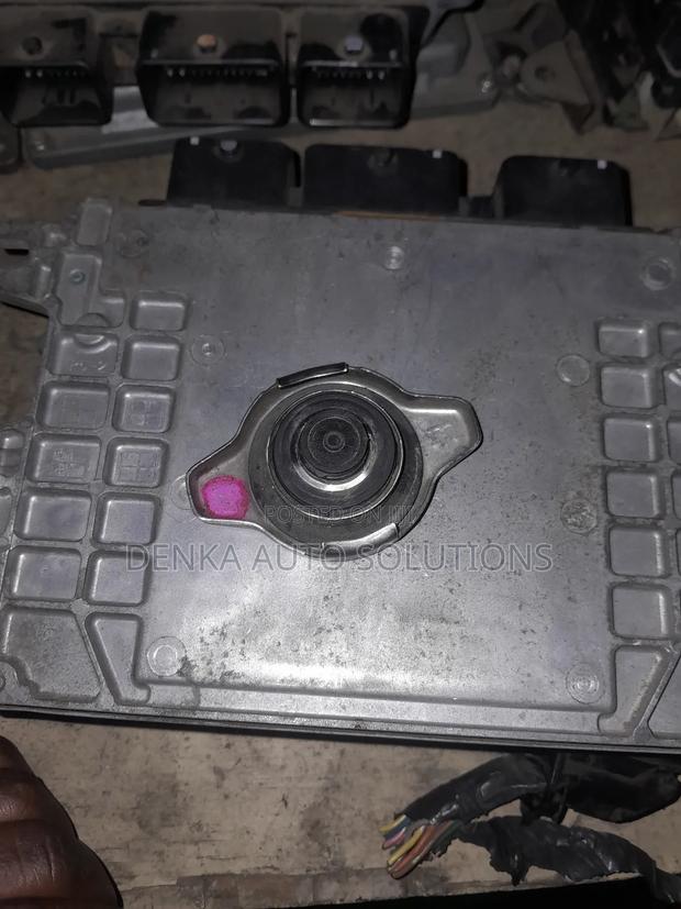 Honda Fit Radiator Lid - thumbnail 2