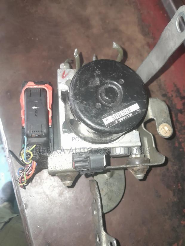 Mitsubishi Outlander Abs Pump - thumbnail 3
