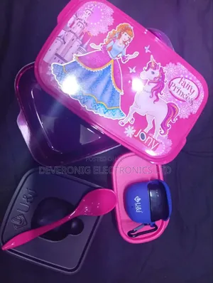 U I Lunch Box