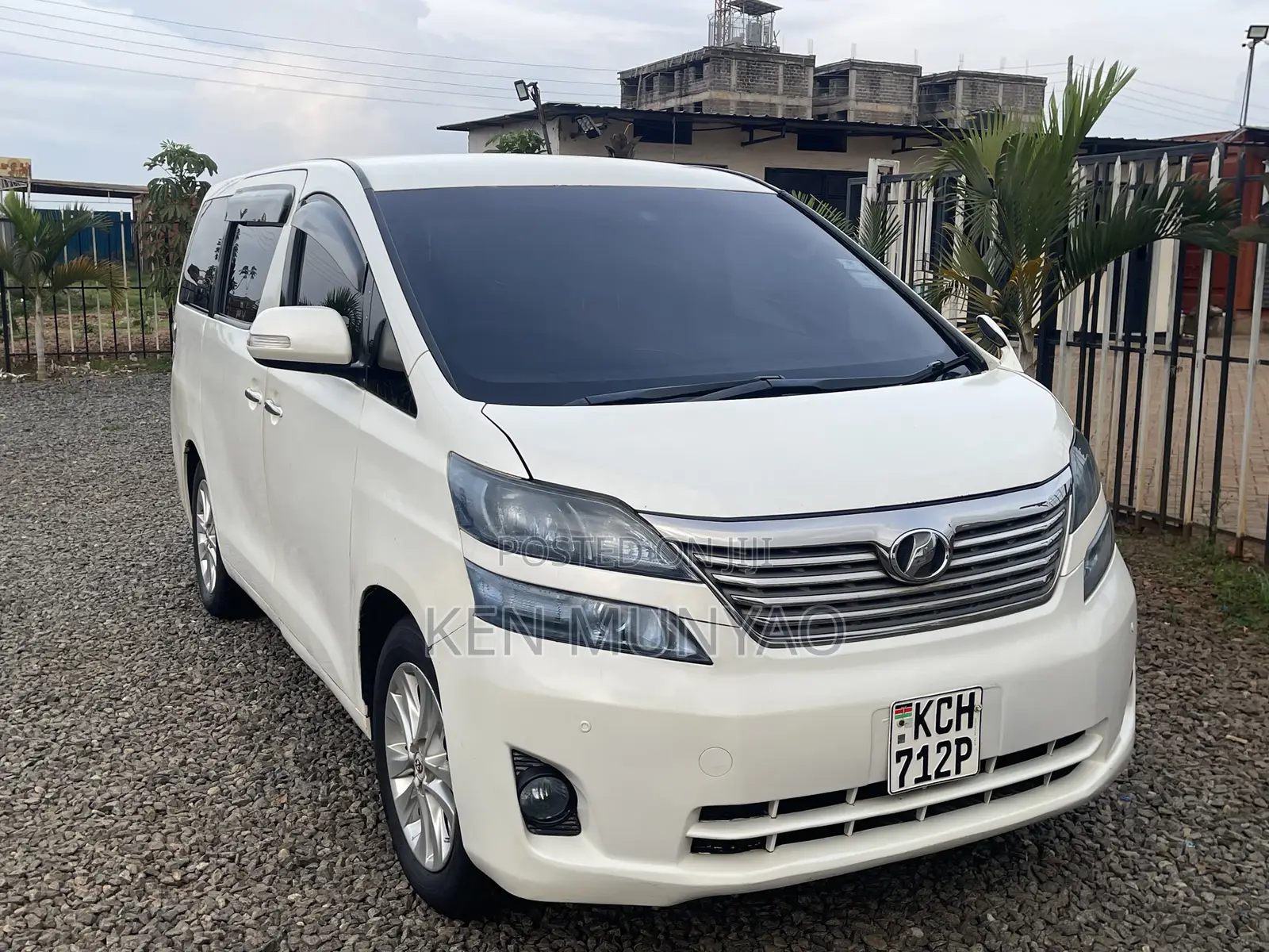 Toyota Vellfire 2009 White