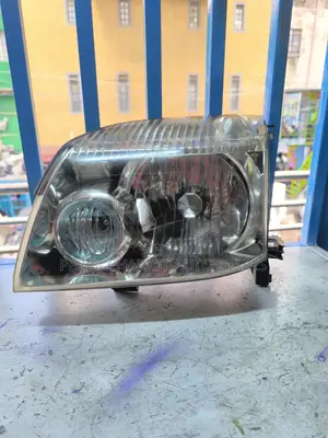 Ni Xtrail Nt30 Non Xenon Headlights