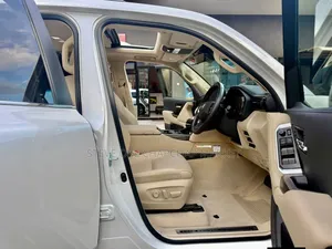 Toyota Land Cruiser 3.3 Diesel 4WD 2022 White