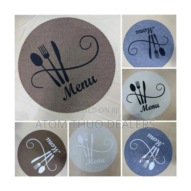 Round Table Mats - main view