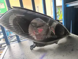 Nissan Wingroad Y11 Non Xenon Headlights
