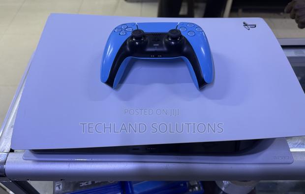 Uk Used Sony Playstation 5 Standard 825 Gb - thumbnail 4