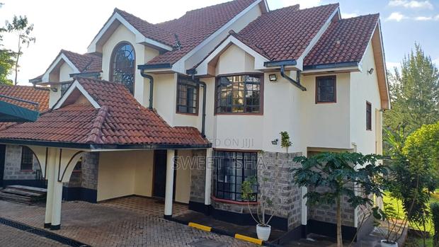 5bdrm Maisonette in Roundabout Estate, Runda for sale