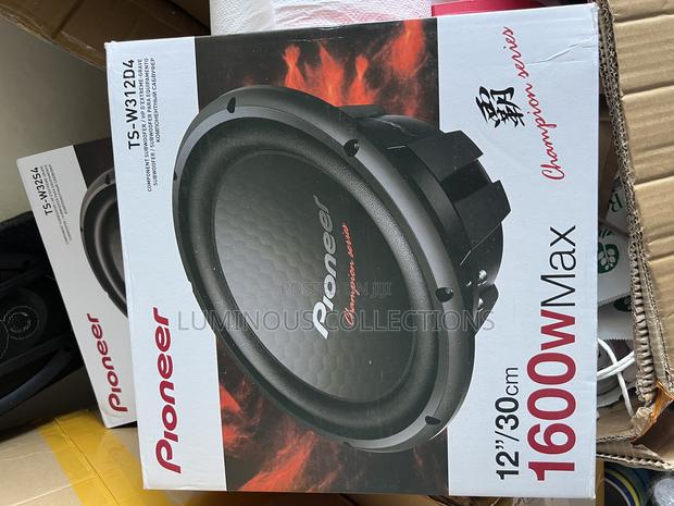 Original Pioneer W312d4 Subwoofer. 1600watts.